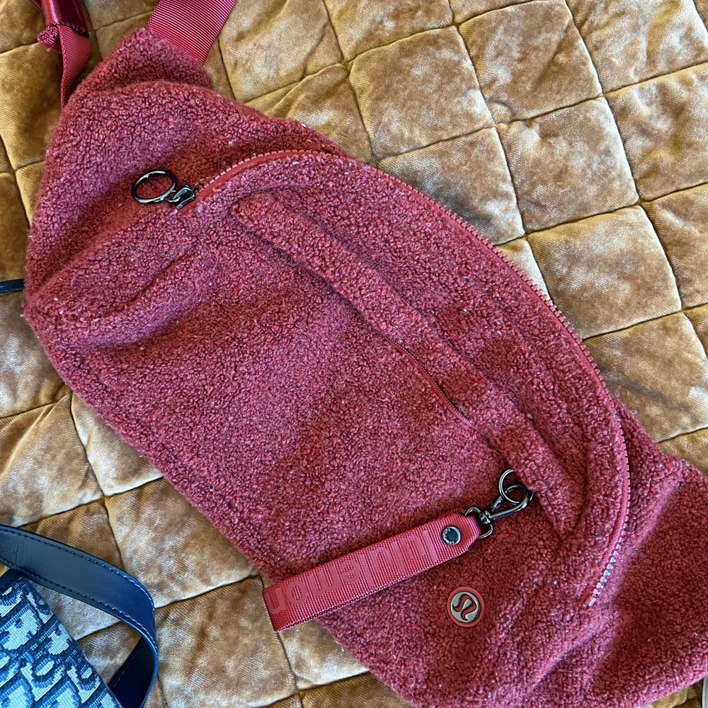 Lululemon Teddy Fanny Pack